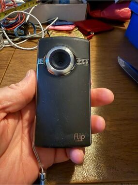 Cisco Flip UltraHD video camera in black.